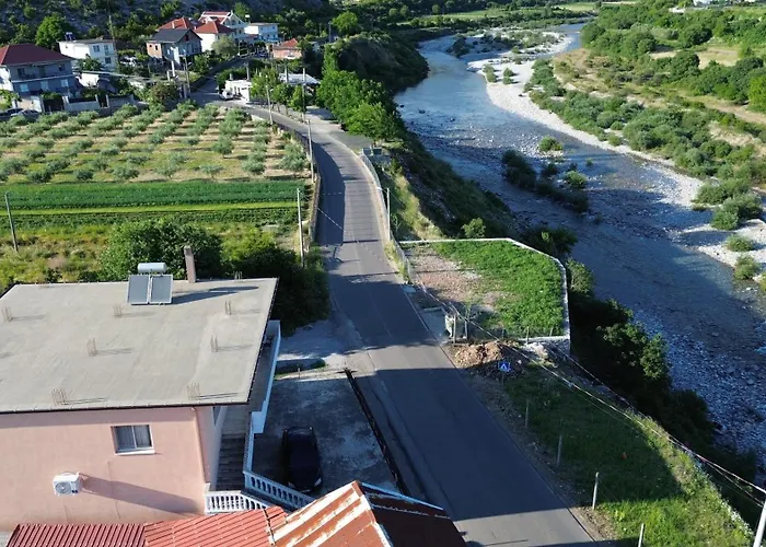 Mesi Bridge By River * Boks