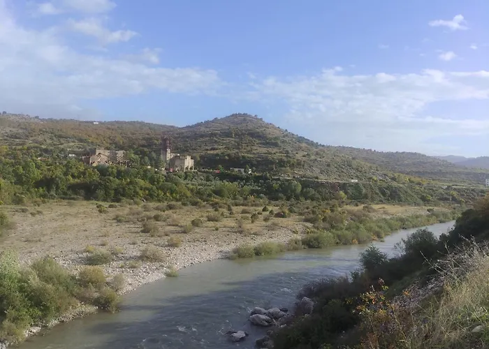 Willa Mesi Bridge By River Boks